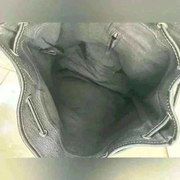 Esprit 90’s Faux Leather Backpack - Picture 6 of 10